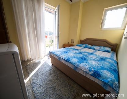 Apartments Pavicevic Tivat, , private accommodation in city Tivat, Montenegro - Unutra&amp;amp;amp;amp;scaron;nji izgled dvokrevet